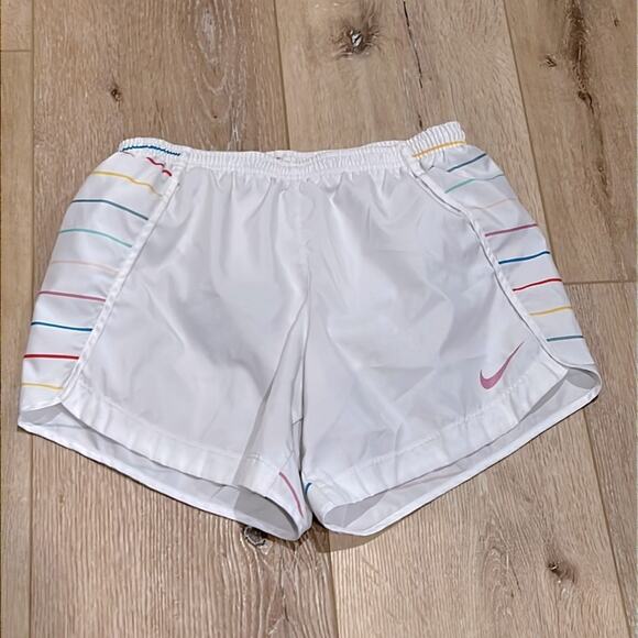 Nike girls XL drifit shorts rainbow stripe - Picture 1 of 4